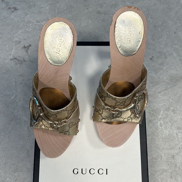 Gucci!. GOLD💛Gucci GOLD open toe wooden heels. - Picture 2 of 8